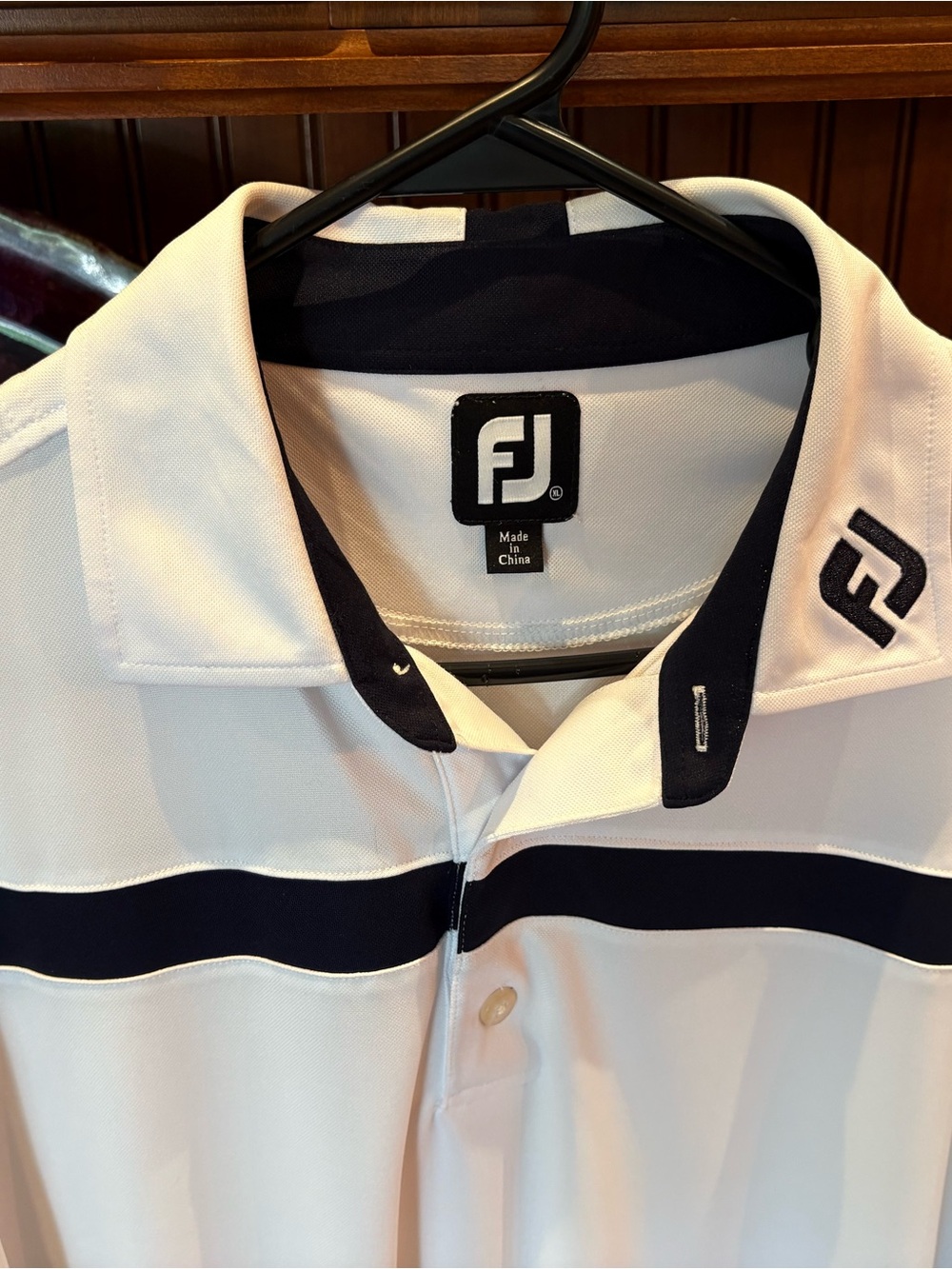 FootJoy Men's performance golf polo. Sharp white w/blue print & logos F/B/S. XL - Picture 4 of 8